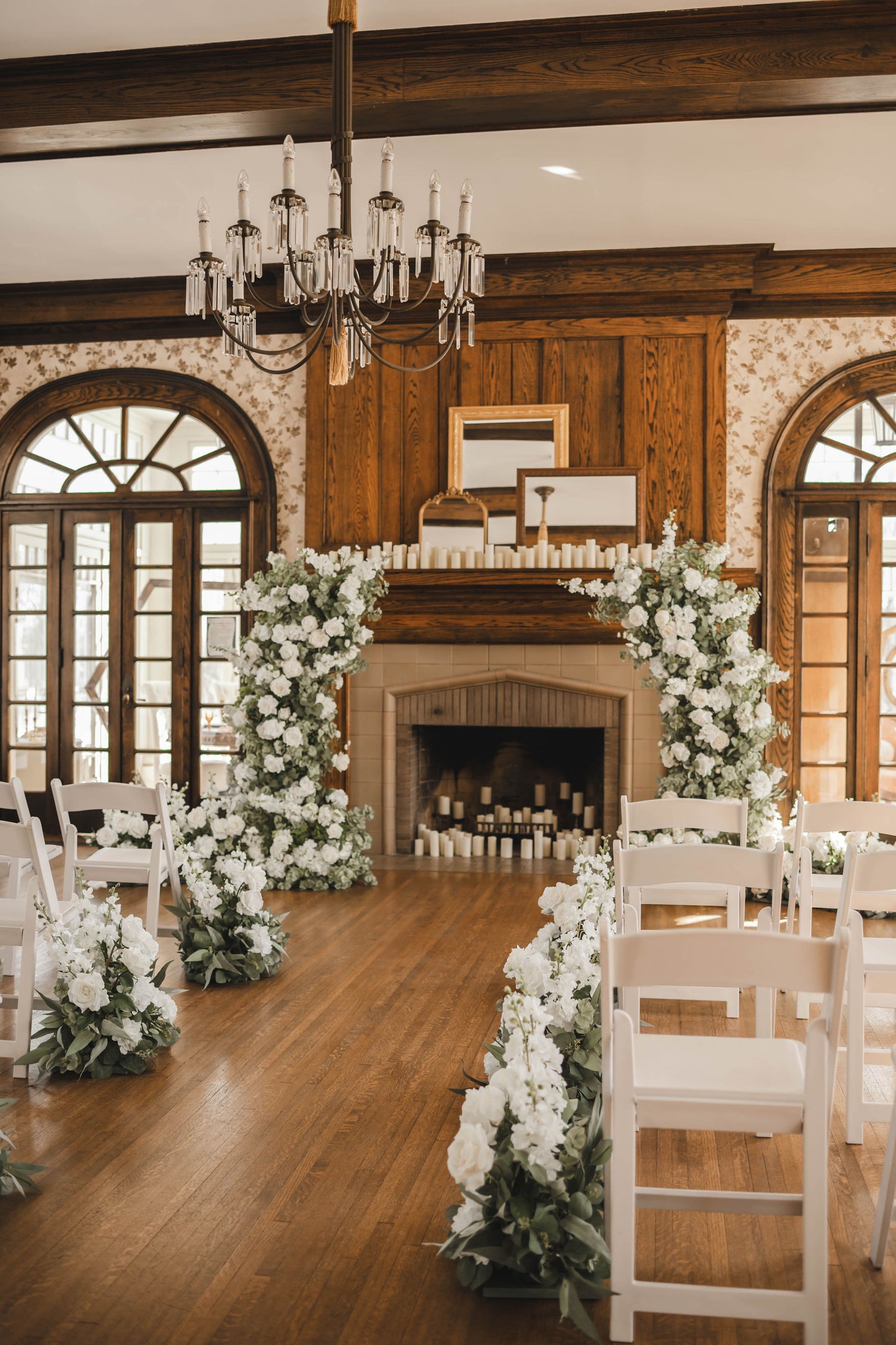 Nicole Floral Pillars