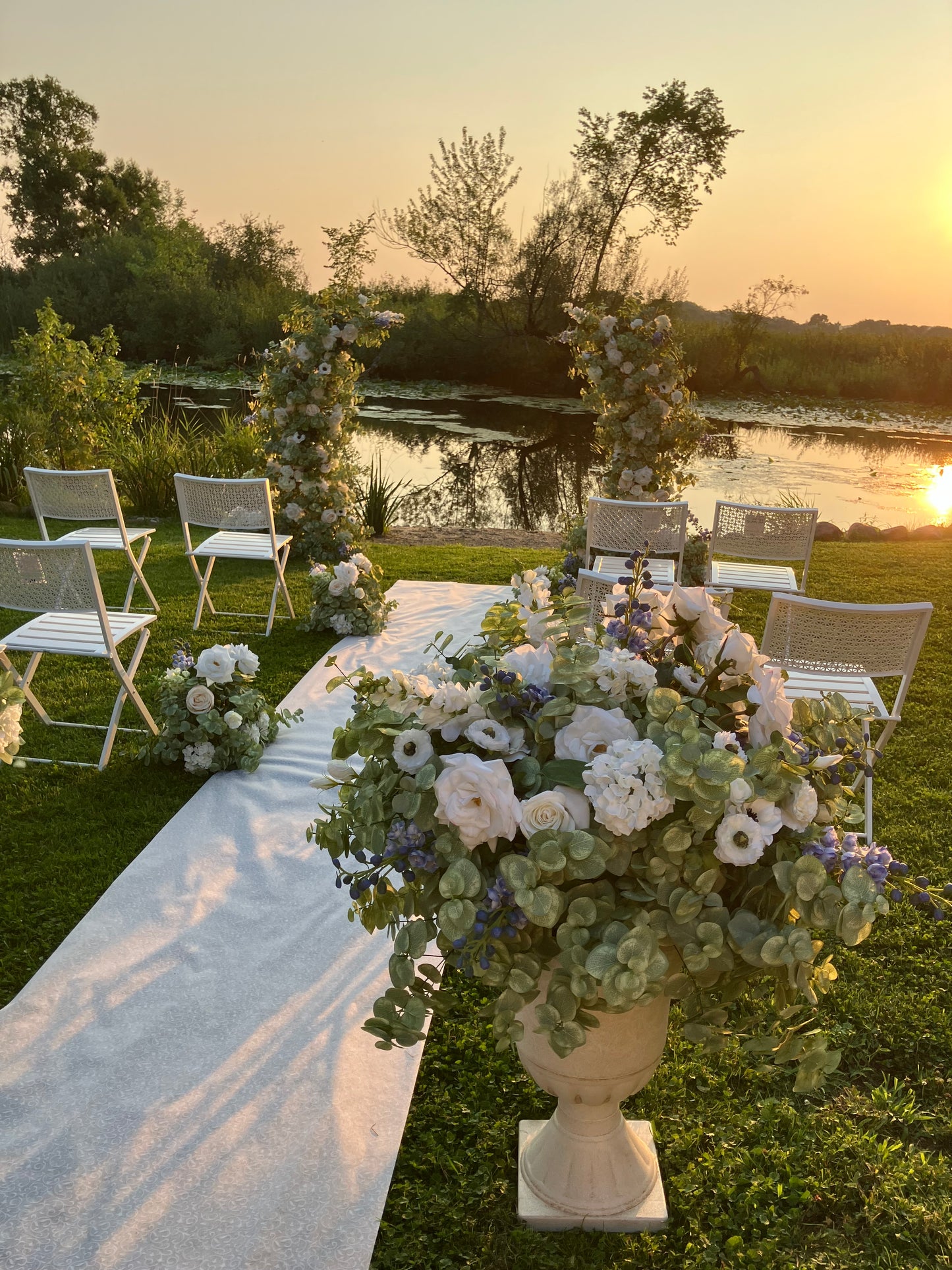 Louise Floral Pillars