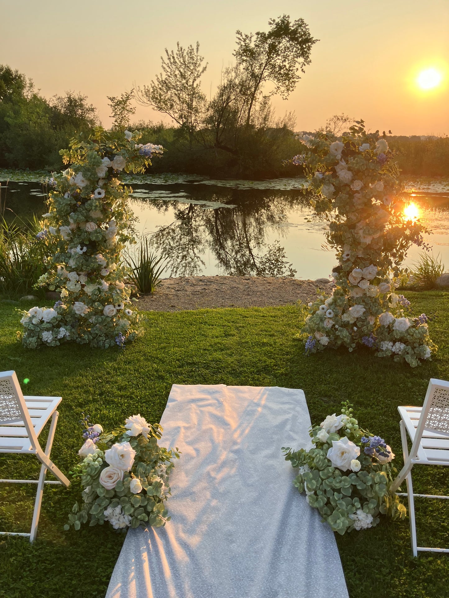 Louise Floral Pillars