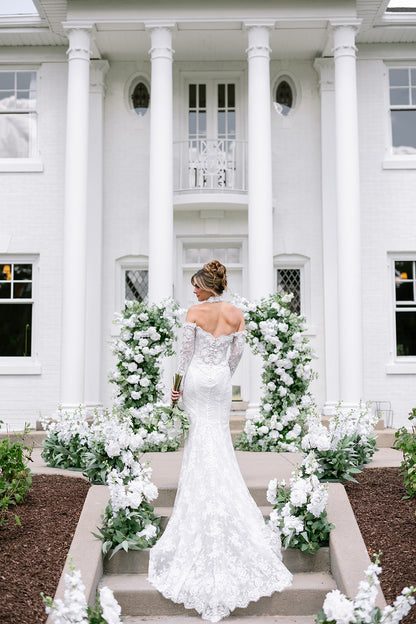 Nicole Floral Pillars